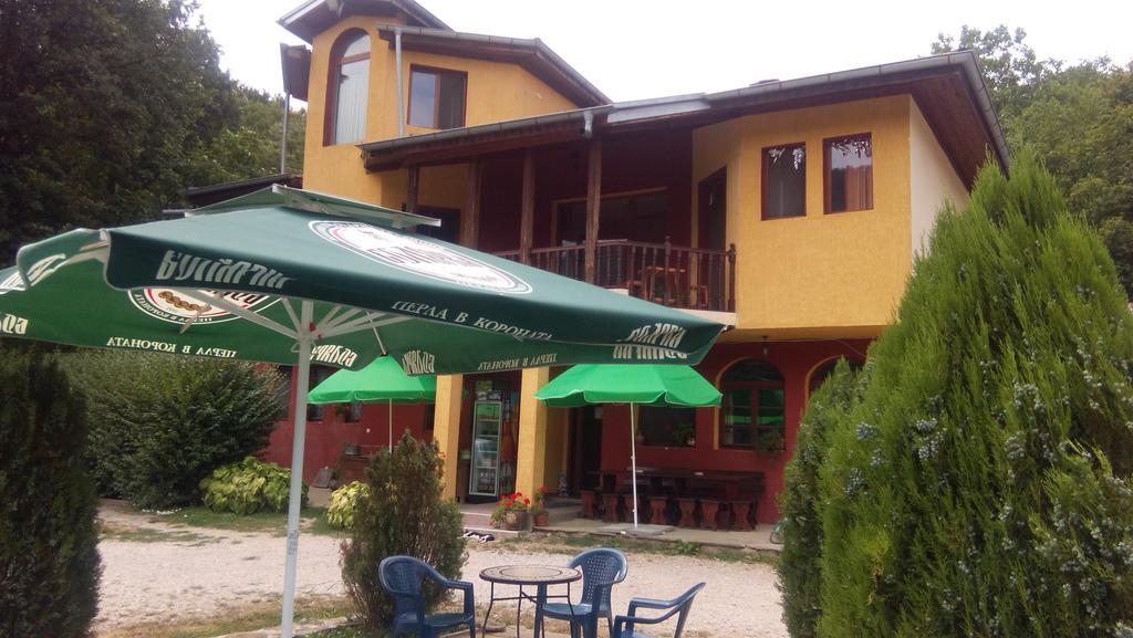 Guest House Alfa Daniel Balkanets  Buitenkant foto