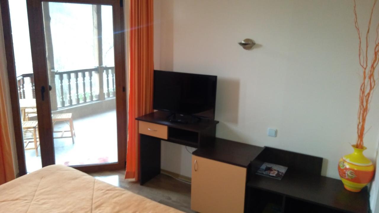 Guest House Alfa Daniel Balkanets  Buitenkant foto